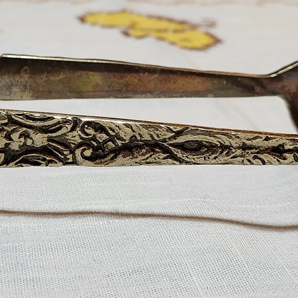 Vintage Silverplated Ice Tongs Sugar Cube Tongs Scrollwork & 6 Claw Bird Feet 7' - Picture 3 of 16